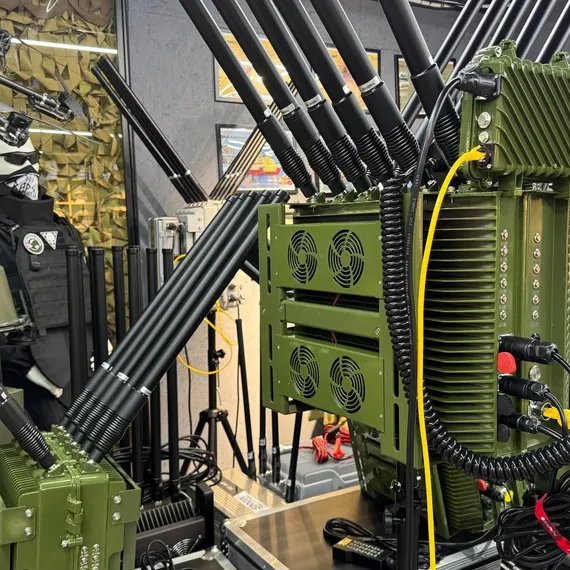 детектор-опрелелитель дронов